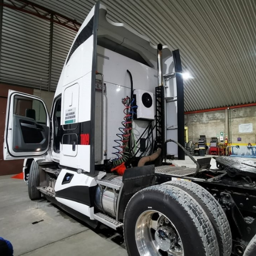 12V air conditioner keeping truck driver comfortable in sleeper cab without engine idling, DC cooling solution